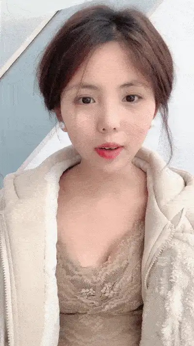 美女御姐 甜美顔值妹妹！嬌小身材非常耐操！服裝店地上操逼，掏【2+2433MB】