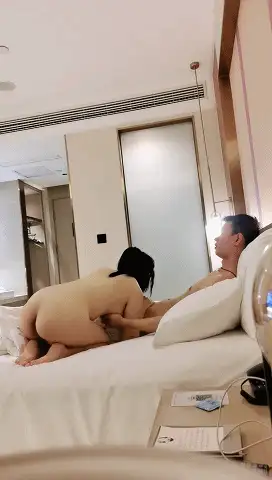 国产主播 极品女探花[喵喵小野猫]约炮粉丝，外围还兼职接客在【128v+64G】
