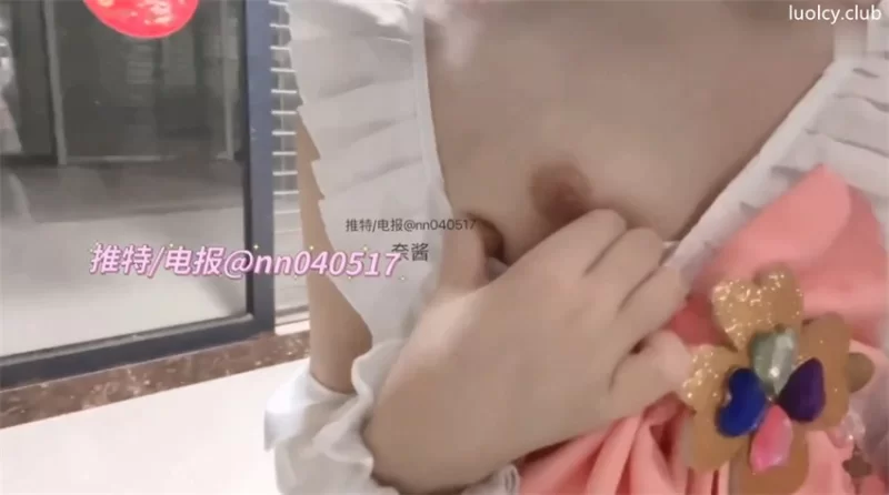 福利姬 小池理奈 (奈奈) –  9分钟 [汉服自慰+洛丽塔露出]【2V+363MB】