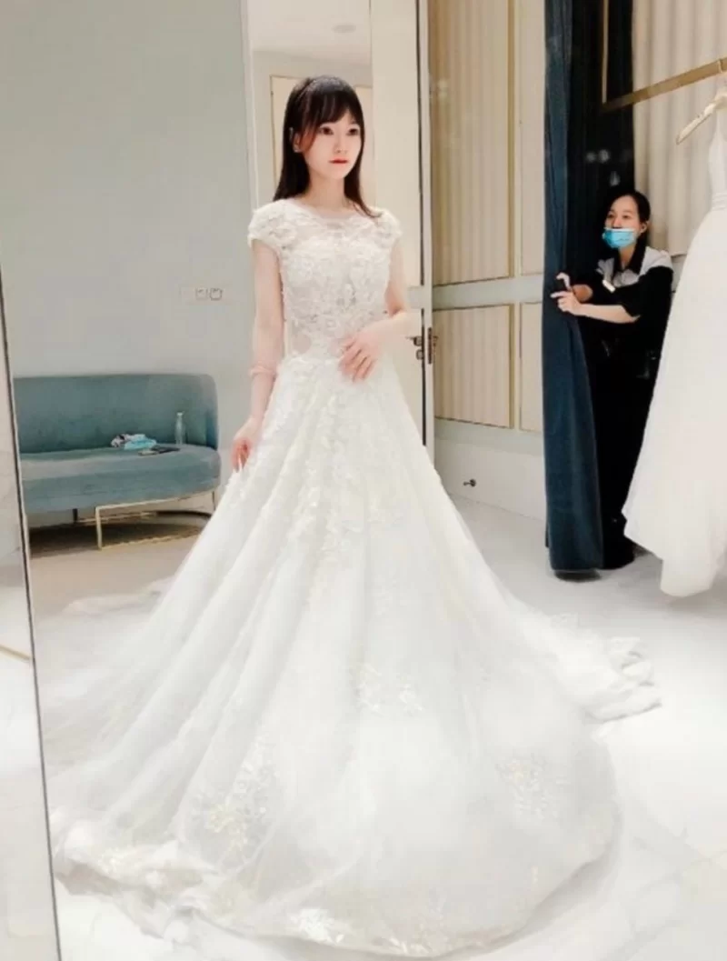 美女御姐 极品美新娘 前女友要结婚，渣男在其结婚前夜曝光前任不【1v+291m】