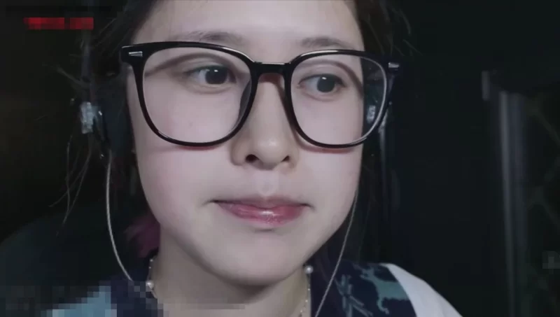 ASMR 超清纯ASMR博主[椰子]6.21最新-第一视角舔屏【1V+249M】