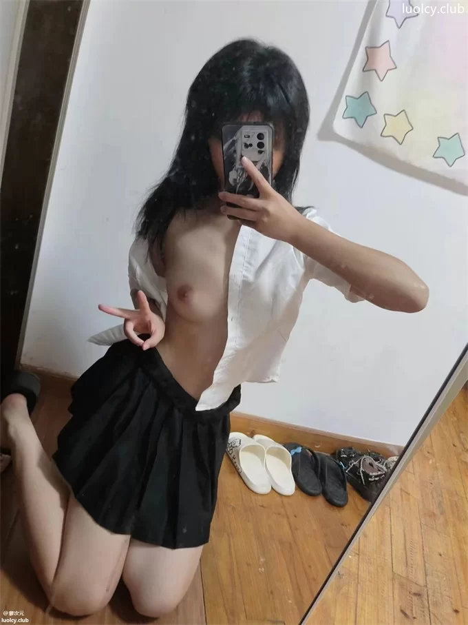 福利姬 是嚯嚯呀 – 25分钟 极品萝莉 金主JK啪啪流出套图【26P26V+416MB】