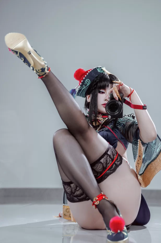福利姬 半半子_玉玲珑 僵尸娘 [24P+2V]【24P+2V+350m】