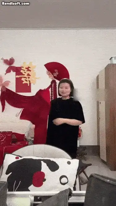 自拍 [新娘伴娘漏点]人瘦胸大的女人太极品了【8v+376m】
