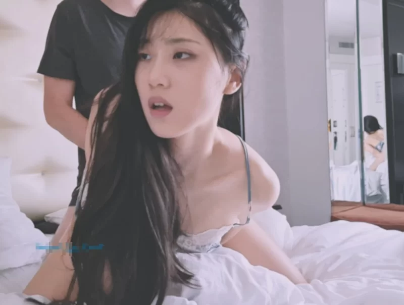 福利姬 知名华人留学生网黄「Spicy Gum」「刘玥」有一个性欲旺盛的亚裔女友【1+900M】