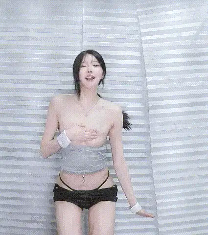 直播 ❤️韩国18岁嫩妹BJ[chundongtv]粉丝房擦边意外走光露点【22v+9.3g】