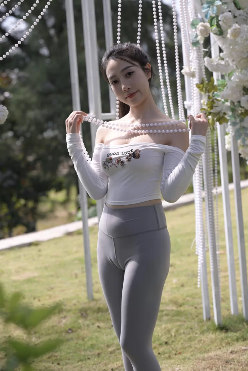 其他 一始街拍作品 - 灰色瑜伽裤美女【817p+1.4G】