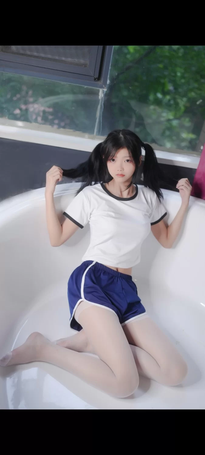 国产模特 紧急企划内部定制小婕5套合集【npnv+1.96g】