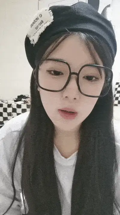 美女御姐 颜值无敌清纯眼镜妹！近期下海收费房！换上情趣装抖奶【2+2520MB】