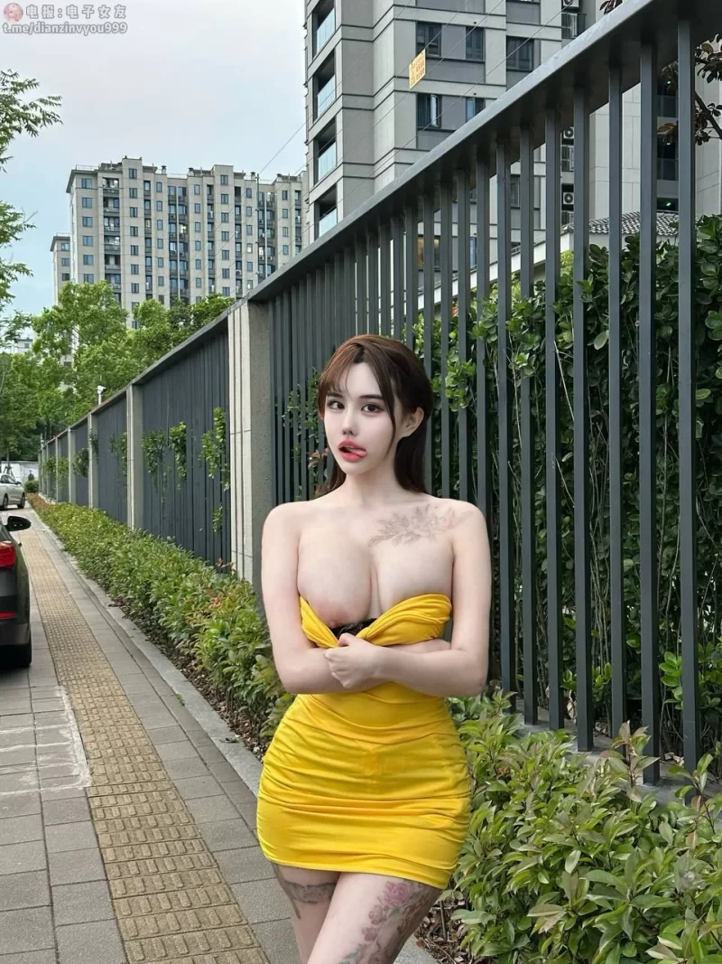 美女御姐 极品巨乳御姐巨樱，爆乳小蛮腰！【262m+1.01g】