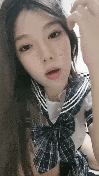 美女御姐 颜值无敌清纯眼镜妹！近期下海收费房！换上情趣装抖奶【2+2520MB】