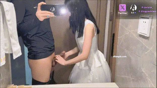 美女御姐 吞食精液母狗嫩妹『joioio九九』去咖啡馆漏出 进门就被哥【1v+935m】