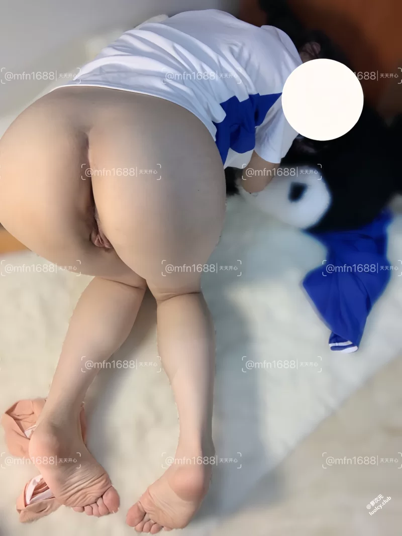 自拍 mfn1688 极品萝莉美少女自慰 喷水 撒尿 福利合集【46V多P+2.8G】