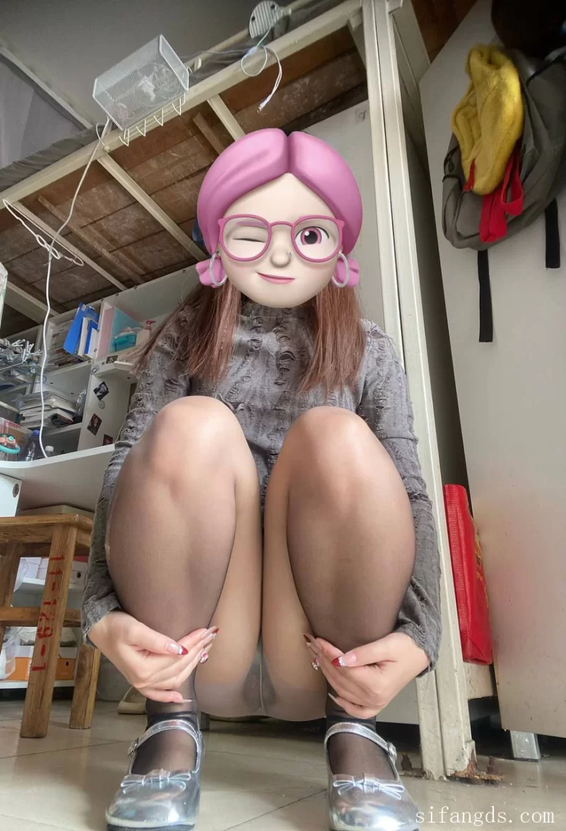 女大学生 推特12万粉丝，大二反差婊[一人偶]宿舍内各种诱惑自慰【30V+710M】