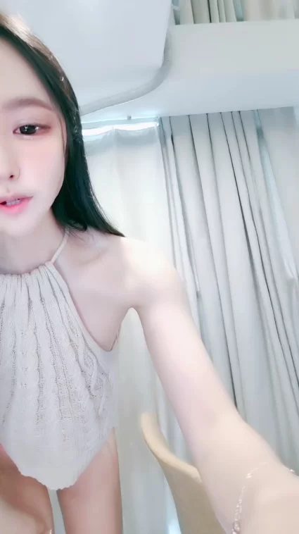 自拍 网红女神白皙皮肤超高颜值 1V-0.98G【1V+0.98G】