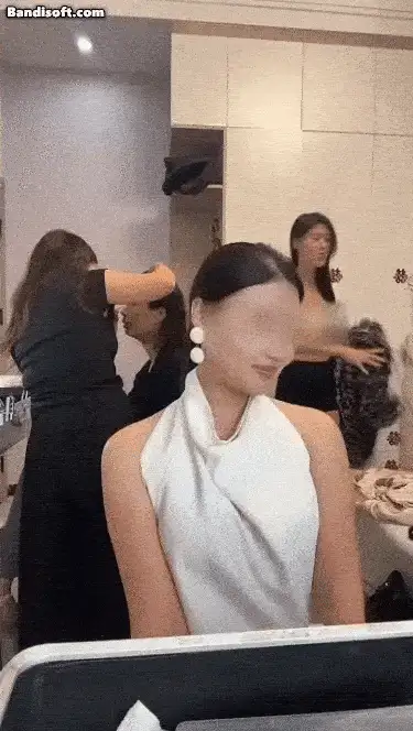 自拍 [新娘伴娘漏点]人瘦胸大的女人太极品了【8v+376m】