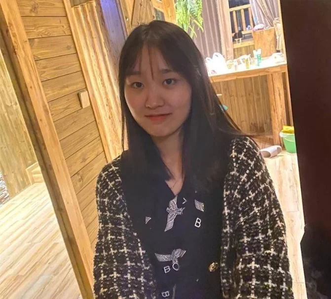 自拍 S级别泄密 超有感觉的大学妹妹泄密流出【1V/11P+1.34G】