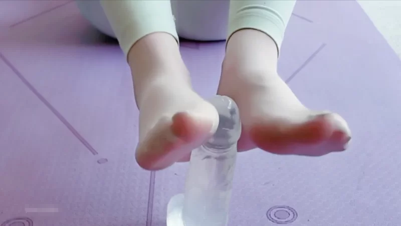 ASMR 斗鱼ASMR超美主播[小一熟了]偷看姐姐的下场【1V+135M】