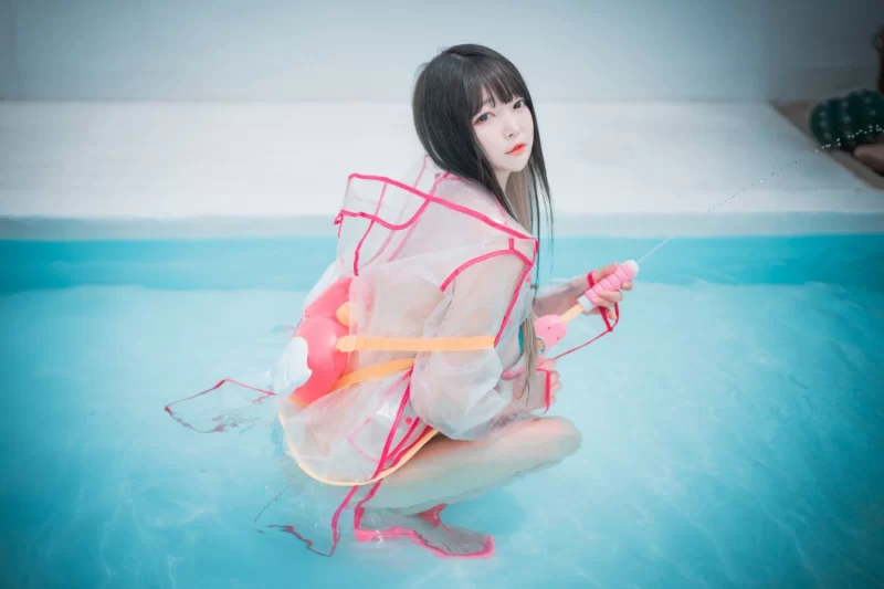 日韩coser DJAWA Photo Aram (아람) “Poolside Summer” [70P 1.42GB]【70P+1.42G】