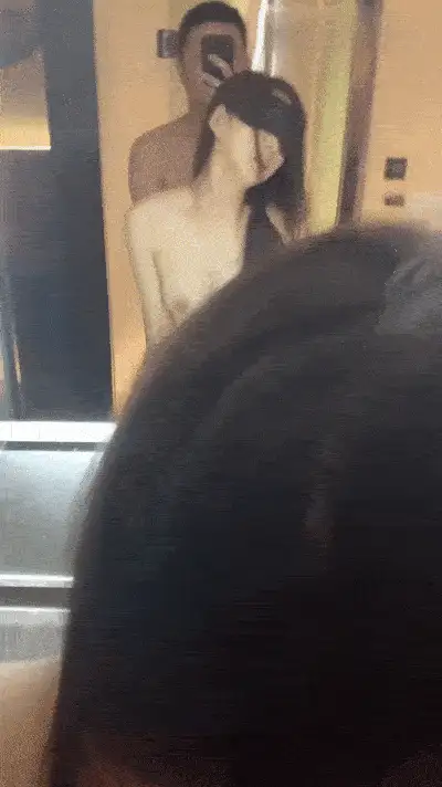 美女御姐 清纯甜美少女！娇小身材极度淫骚！贫乳小穴特写，玻璃【2+1307MB】
