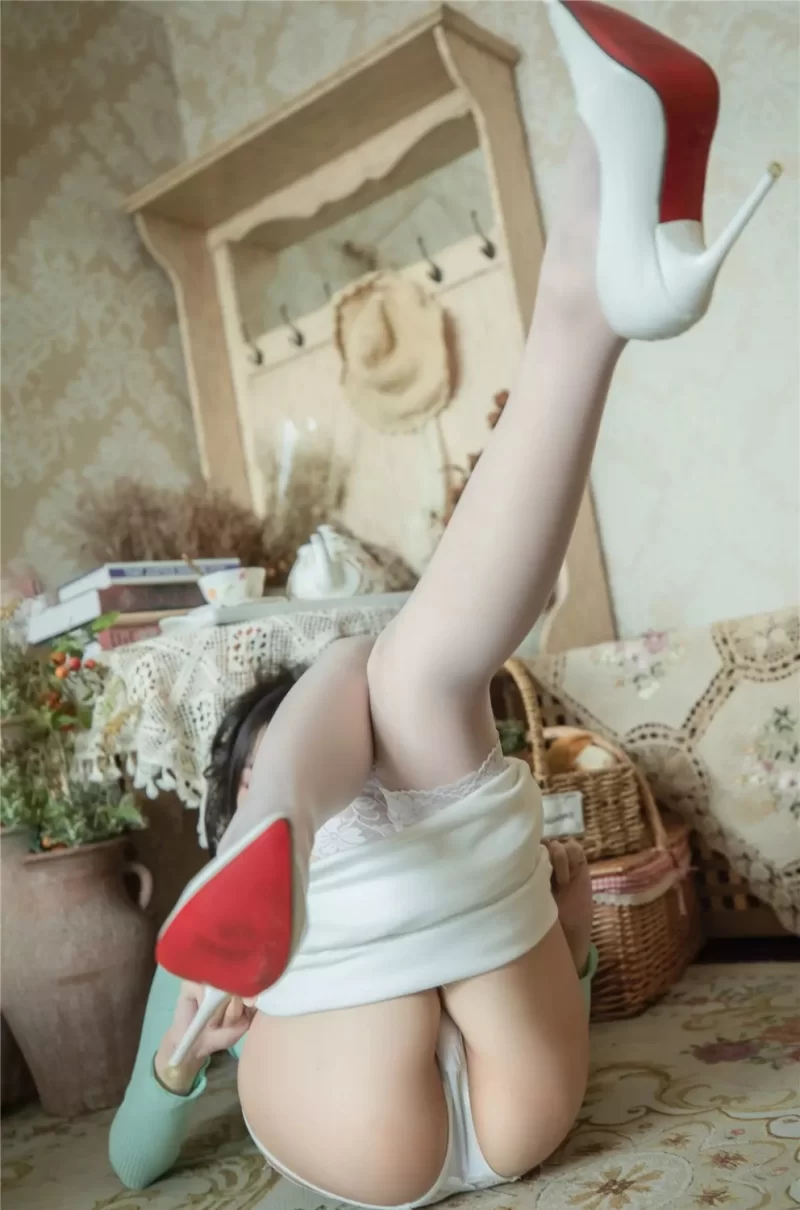 国产coser 香草喵露露写真合集【npv+56g+】