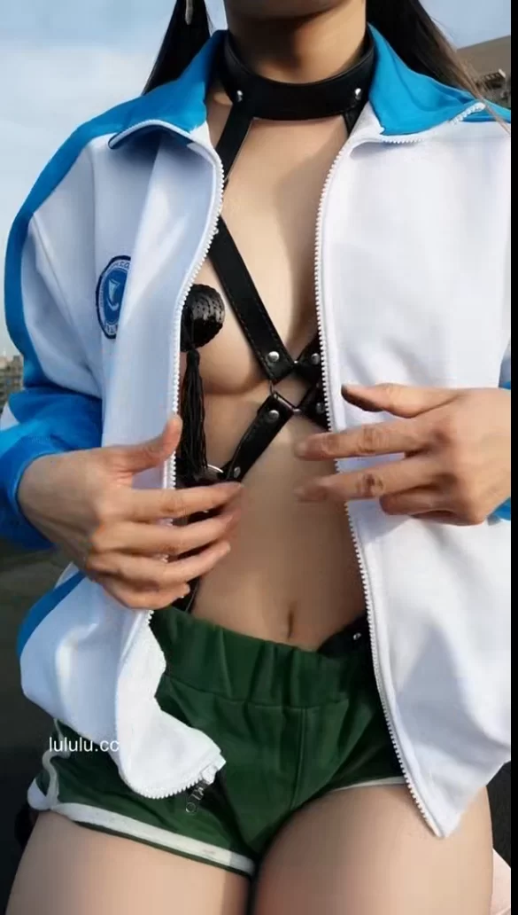福利姬 福利姬可爱的小胖丁，极品身材各种情趣制服，随机交配【1+710m】