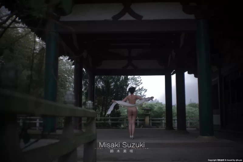 福利姬 铃木美咲(Misaki Suzuki)古风汉服两套 。【7V，95P+1G】
