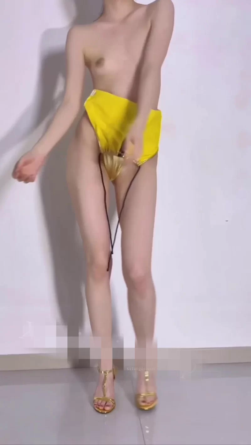 美女御姐 超极品大长腿人妻[跳跳羊]欢迎来到金色舞女的精彩秀场【1V+1G】