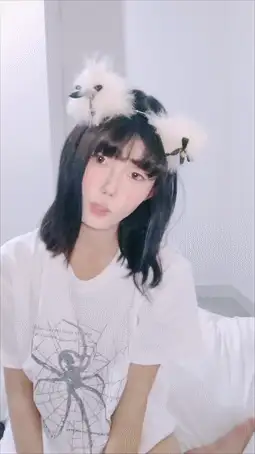 美女御姐 清纯尤物美少女[鱼儿困困]外表呆萌超嫩！极品蜜桃美臀【1v+836m】