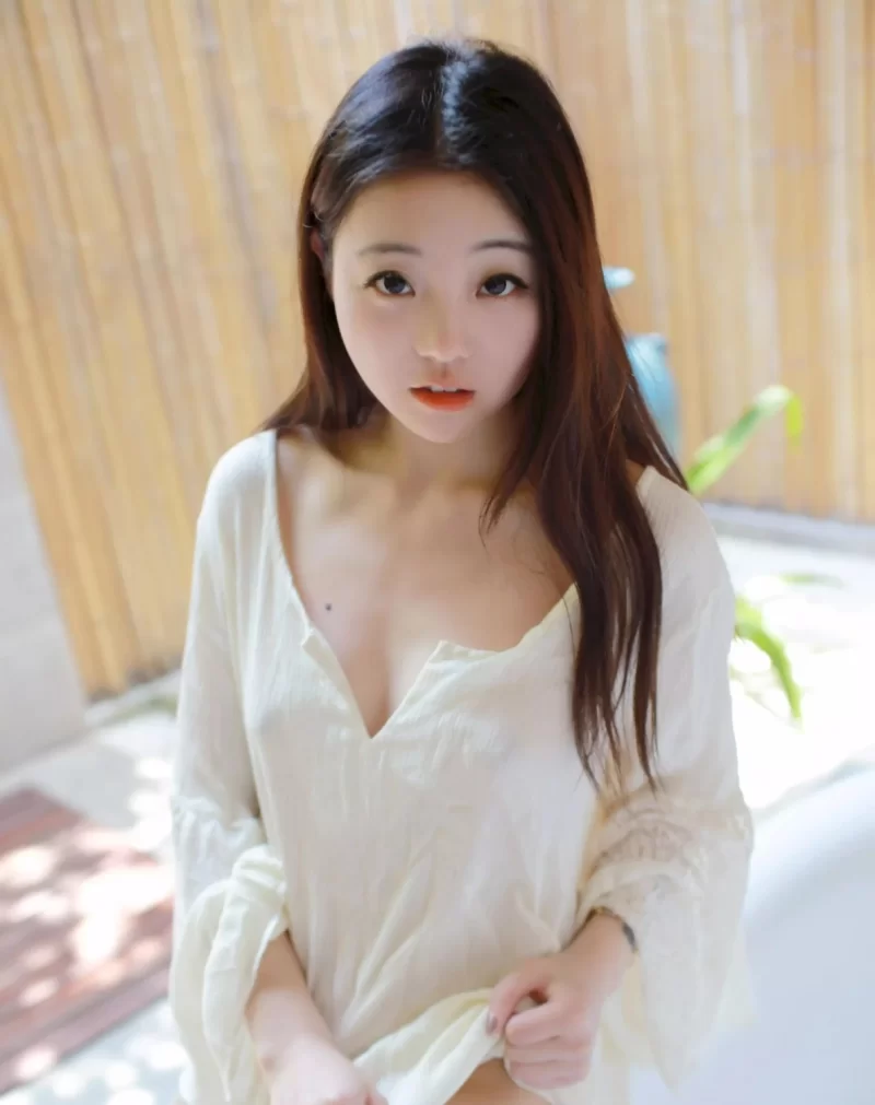 国产模特 佘贝拉Bella写真合集【npv+25g+】