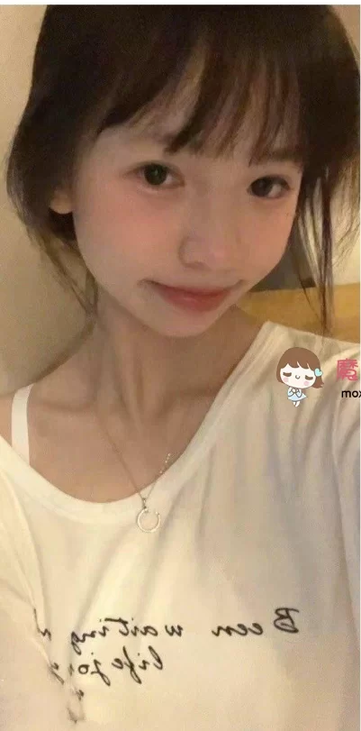 自拍 漫展拿下19岁学生妹 完美露脸 一个可爱的小妹妹 听话反差【4V+470M】