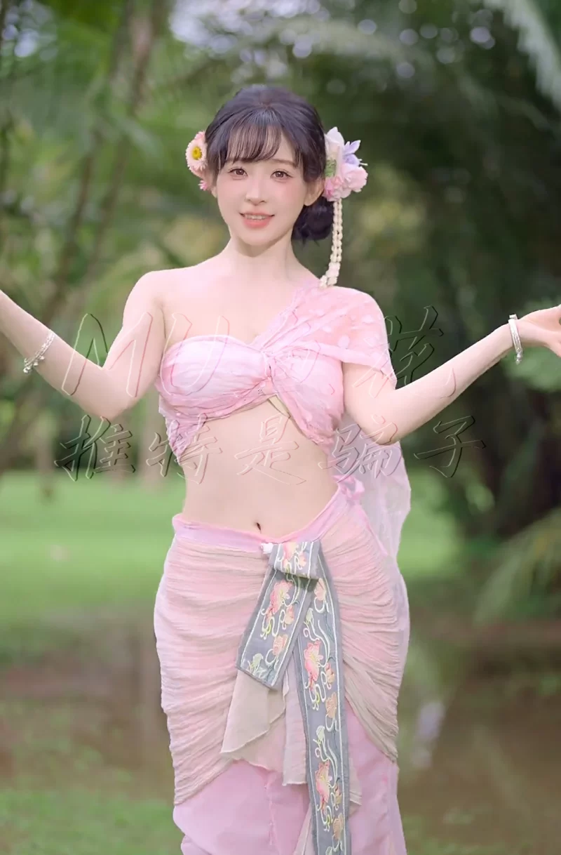 明星换脸 [MU鱼花出品]紫颜-小仙紫~抖音风混剪榨精颜射AI视频预览【1V+5P+6GIF+333M】