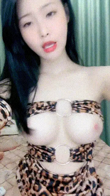 美女御姐 《云盘泄密》冒充经纪人忽悠漂亮学妹 脱光了看鲍鱼是否【2+3672MB】