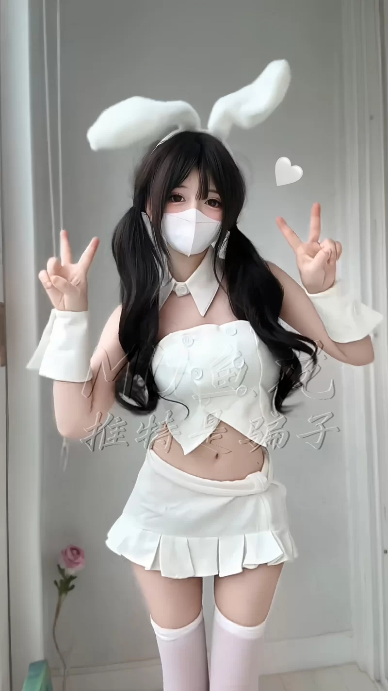 明星换脸 [MU鱼花出品]高颜值COS网红~漫画芋 口交颜射AI 反差预览11P【12P+26.3M】