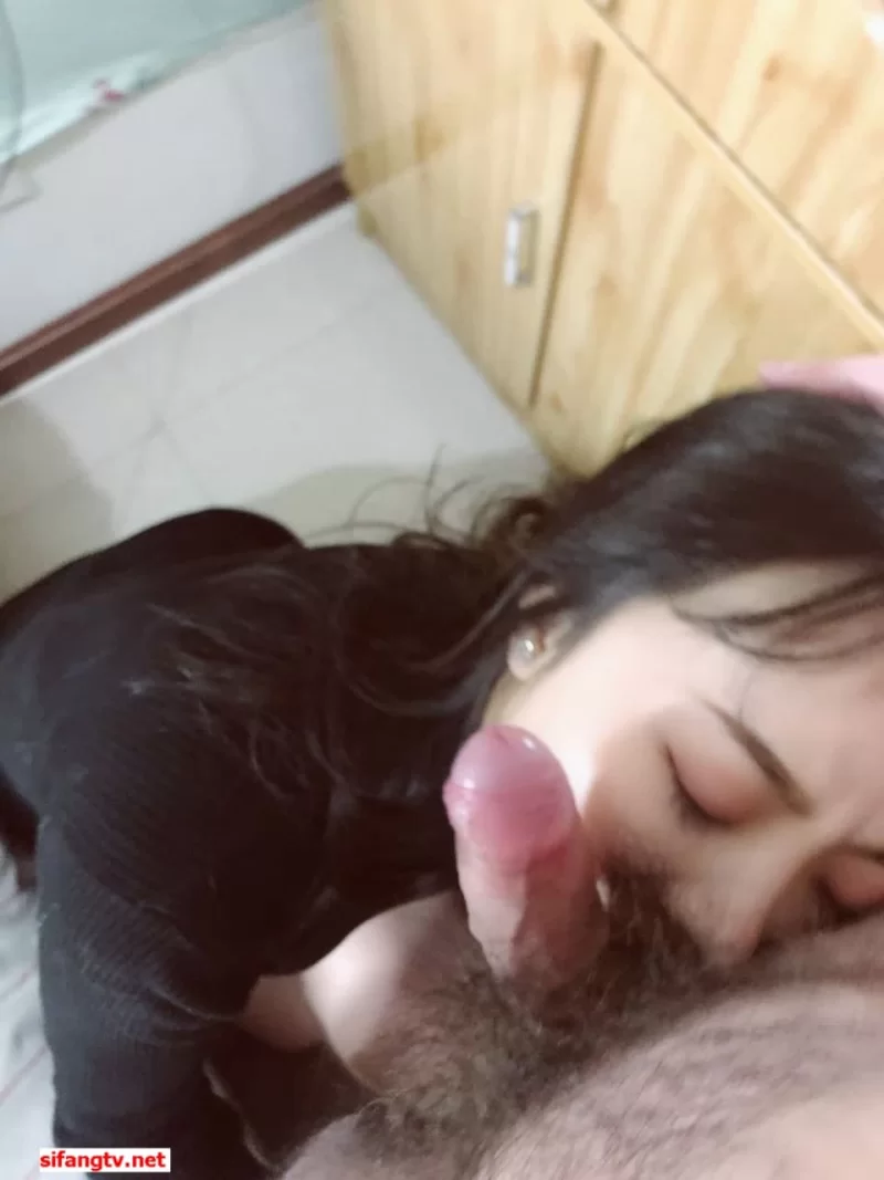 自拍 《云盘泄密》漂亮小姐姐和前男友啪啪视频被渣男分手后【26v31p+954M】