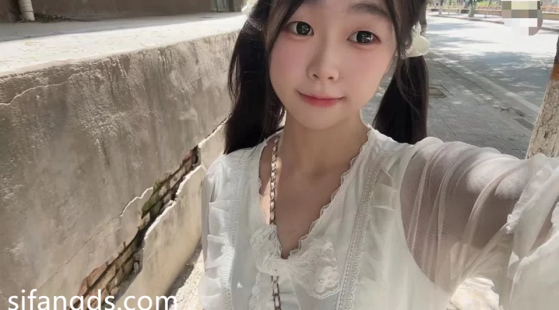 女大学生 05大二反差女友小朵付费福利合集【1+5.6g】