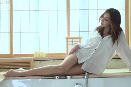 美腿/足控 Ligui丽柜视频-《浴亨丝柔》肉丝美腿-兔子 [1V-348MB]【1v+348m】