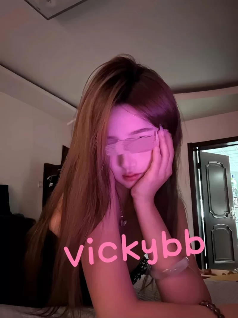 3p&多p 反差婊夜店咖 vickybb 推特福利 被老公牵着挨个给单男吃肉【1v+355m】