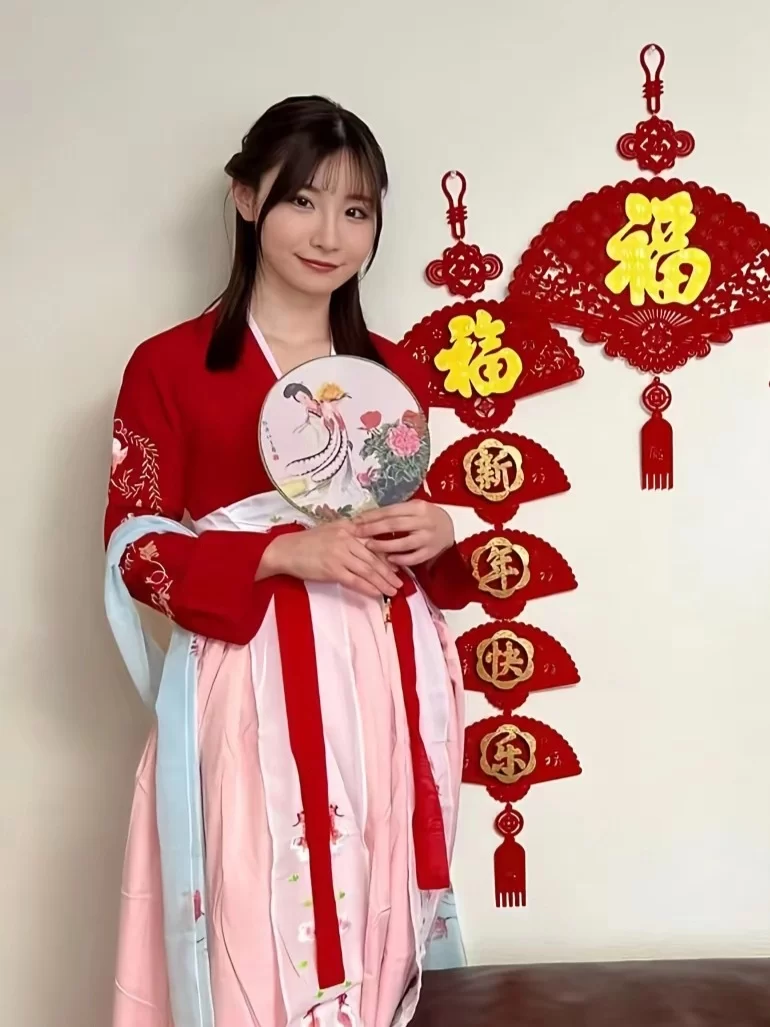 知名女优 老师推荐1:伊东爱瑠【8v+3000M+】