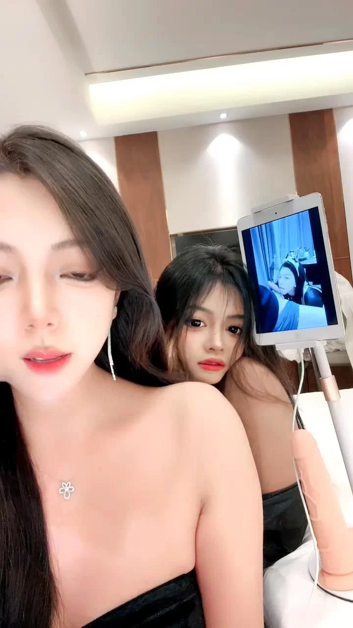 美女御姐 西奶带骚闺蜜约啪大哥玩双飞，全程露脸一起舔大鸡巴，【1v+886m】