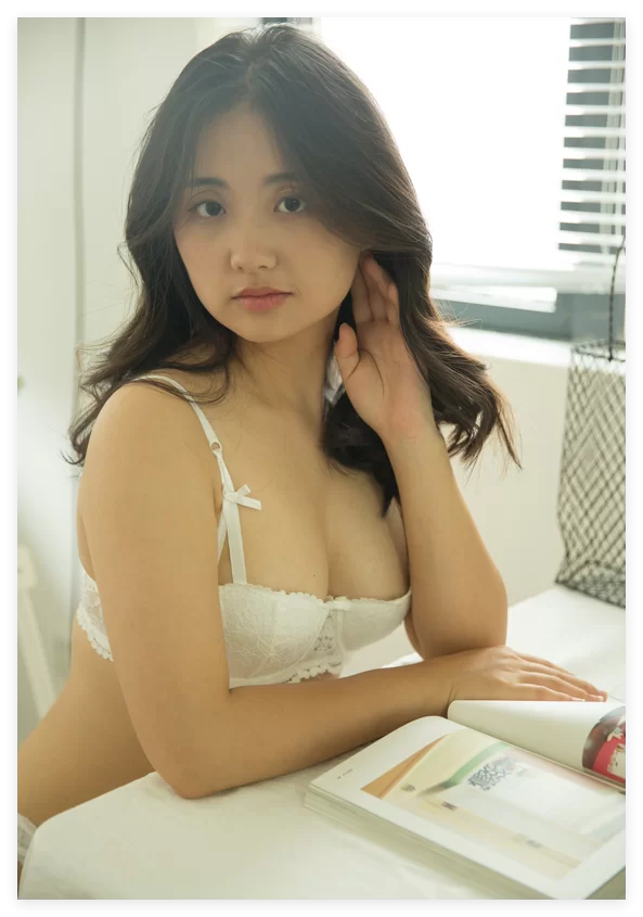 国产模特 极品文艺系女大学生[马文巧]原版毕业写真私拍 / 露葡萄【880P+1.48G】