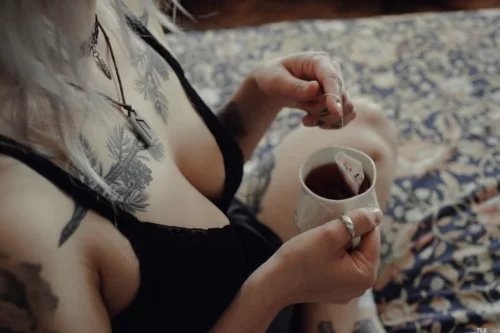 自拍 TheLifeErotic 2025-01 共8套【合集+2.8G】