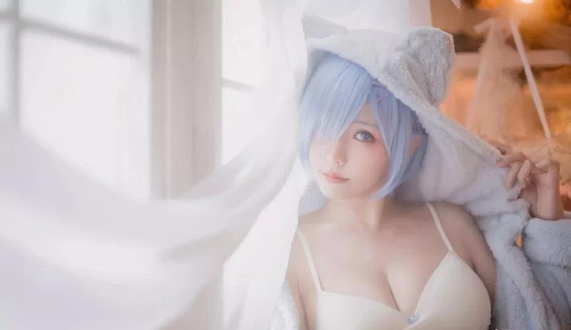 国产coser ElyEE子写真合集【npv+22.9g】