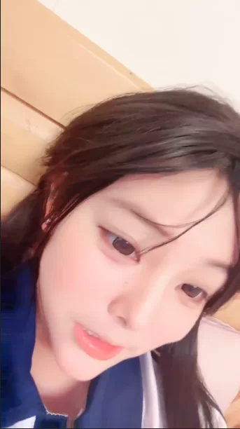 福利姬 高颜值清纯校援[取悦〗极品反差被干 学生服满满回忆加【10V+3G】