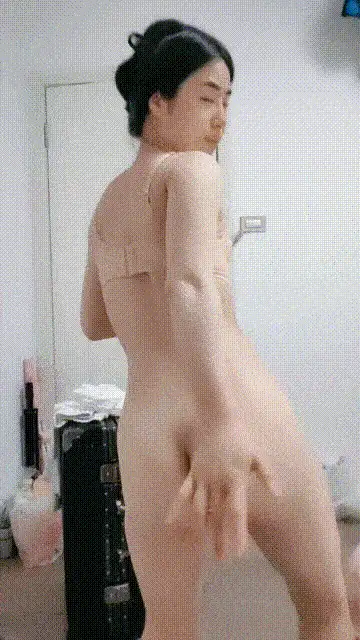 肛交 迷人的小妖精每天穿着性感的兴趣装诱惑小哥激情啪啪，【2+4122MB】