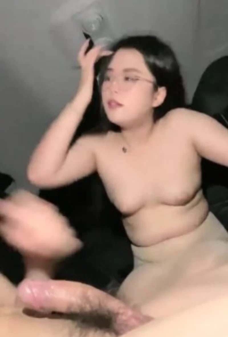 美女御姐 野外刺激~[泡椒牛肉]约炮宝马男~户外舌吻~口爆~无套啪啪~干完大马路上就撒尿【1v+1183M】