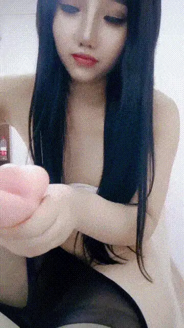 美女御姐 逼毛多性欲望全程露脸颜值高的美女一个人精彩大秀直播【2+3124MB】