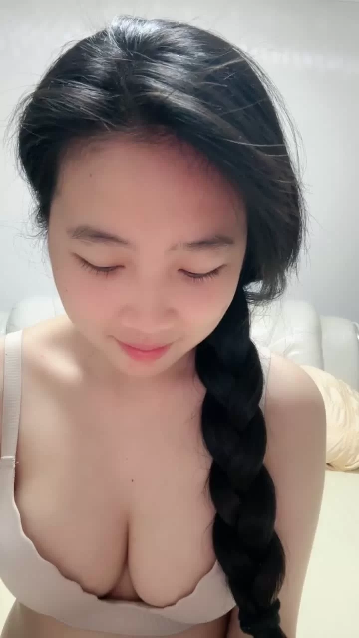 自拍 06清纯学妹 可爱乖巧 极品微胖奶子大【1V+2.3G】