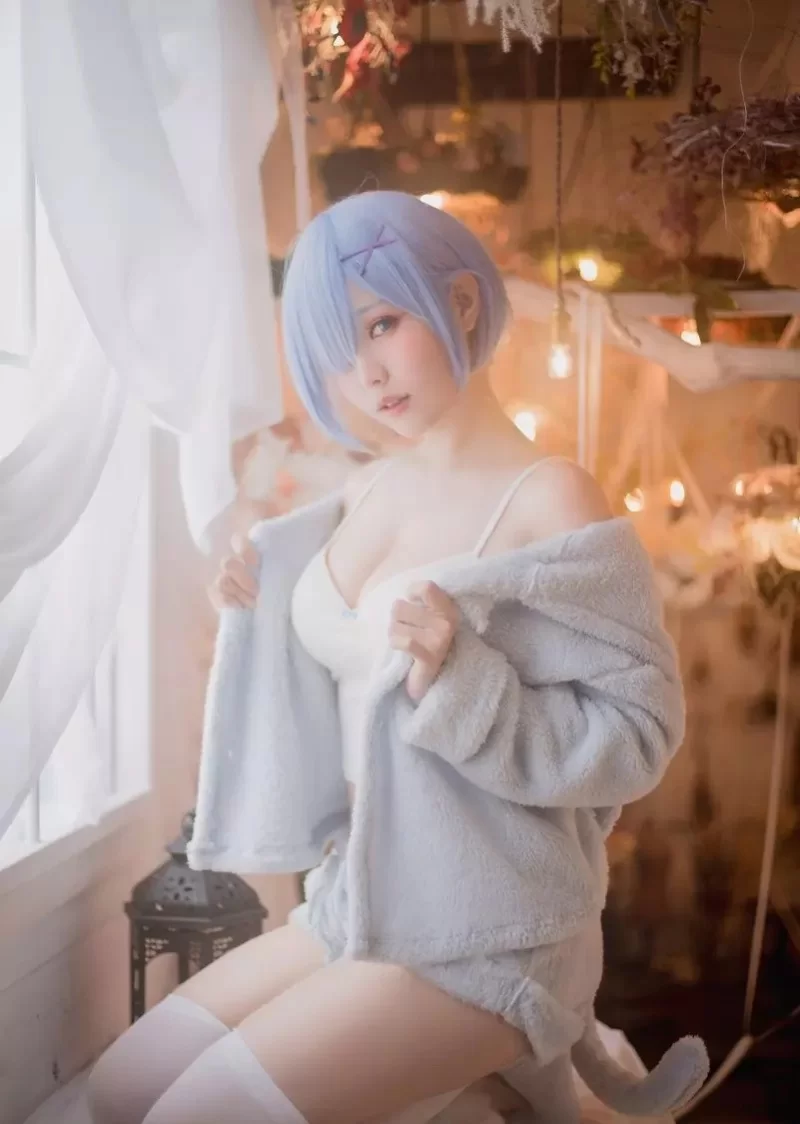 国产coser ElyEE子写真合集【npv+22.9g】