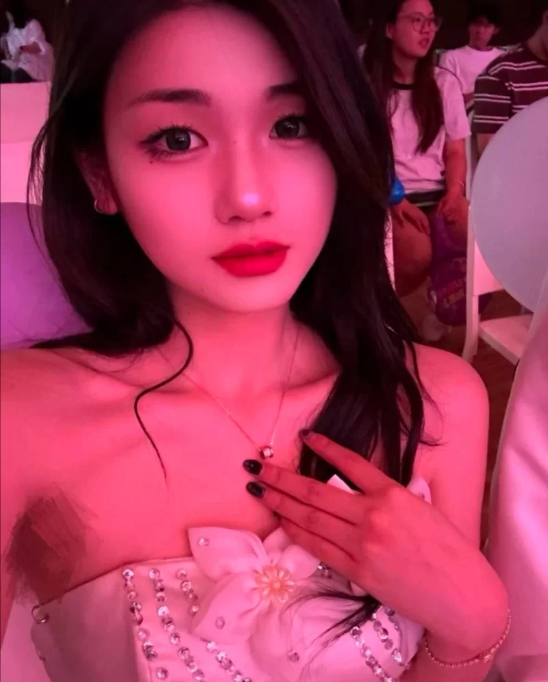 自拍 精选十一套高颜值美女露脸福利视频/照片泄密流出～道具自慰激情啪啪【114V+1.23G】